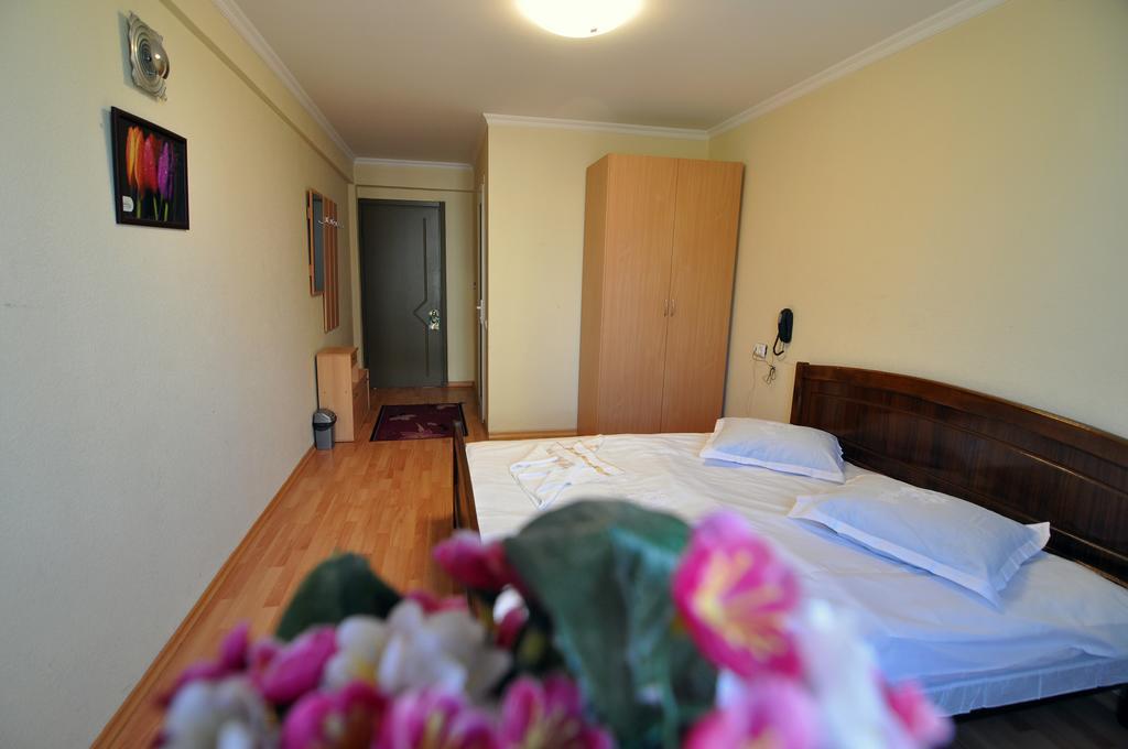 טביליסי Sun Rise Hotel חדר תמונה