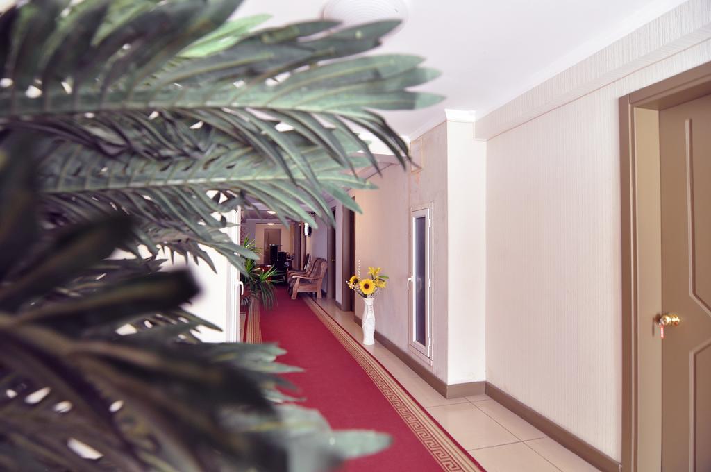 טביליסי Sun Rise Hotel מראה חיצוני תמונה