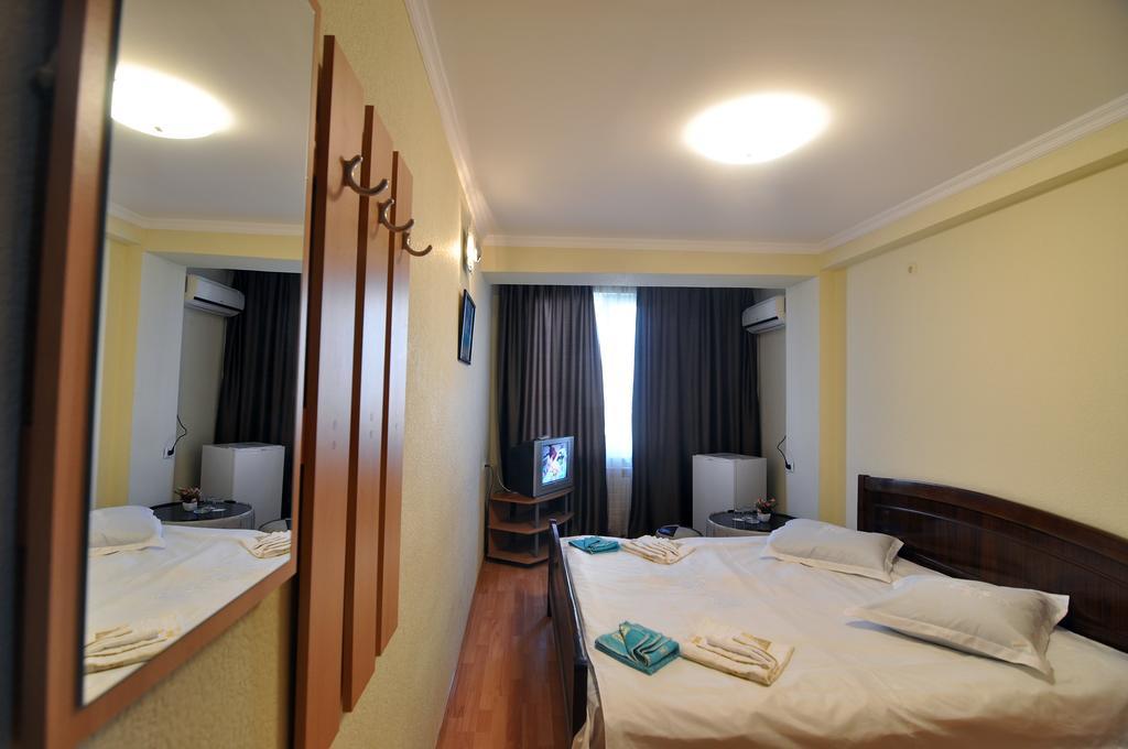 טביליסי Sun Rise Hotel מראה חיצוני תמונה
