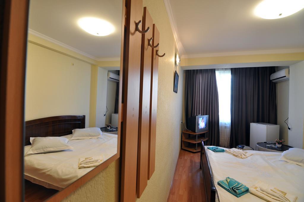 טביליסי Sun Rise Hotel חדר תמונה