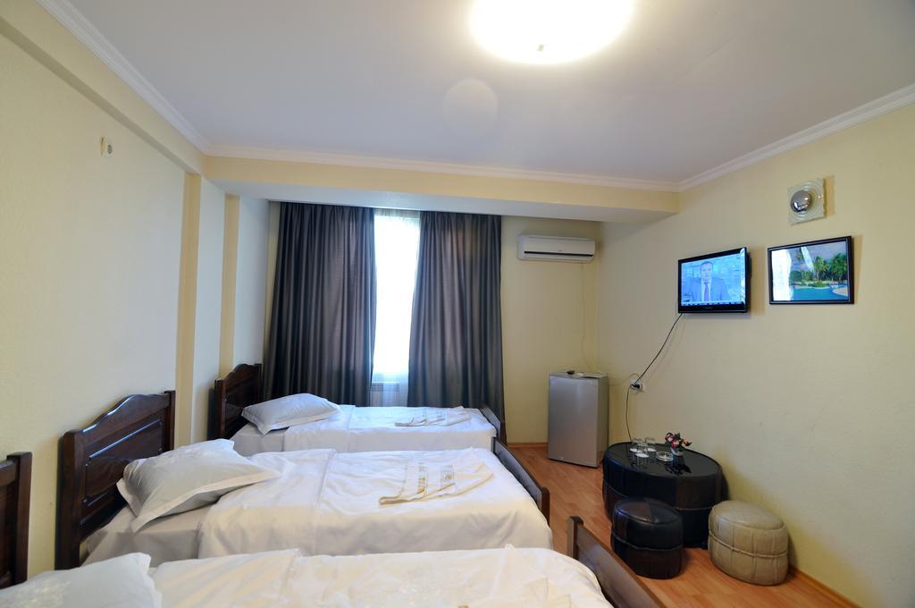 טביליסי Sun Rise Hotel חדר תמונה