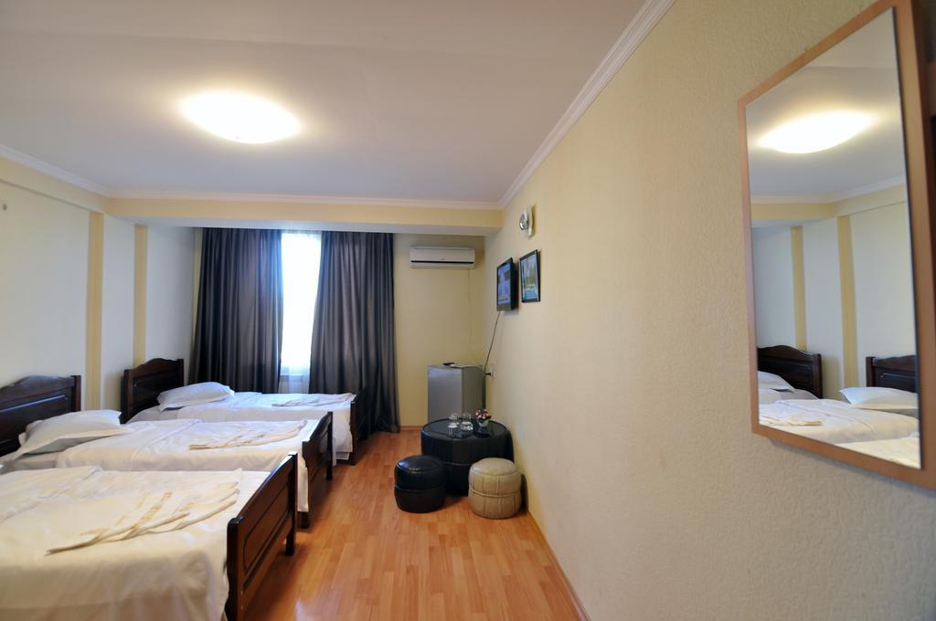 טביליסי Sun Rise Hotel חדר תמונה